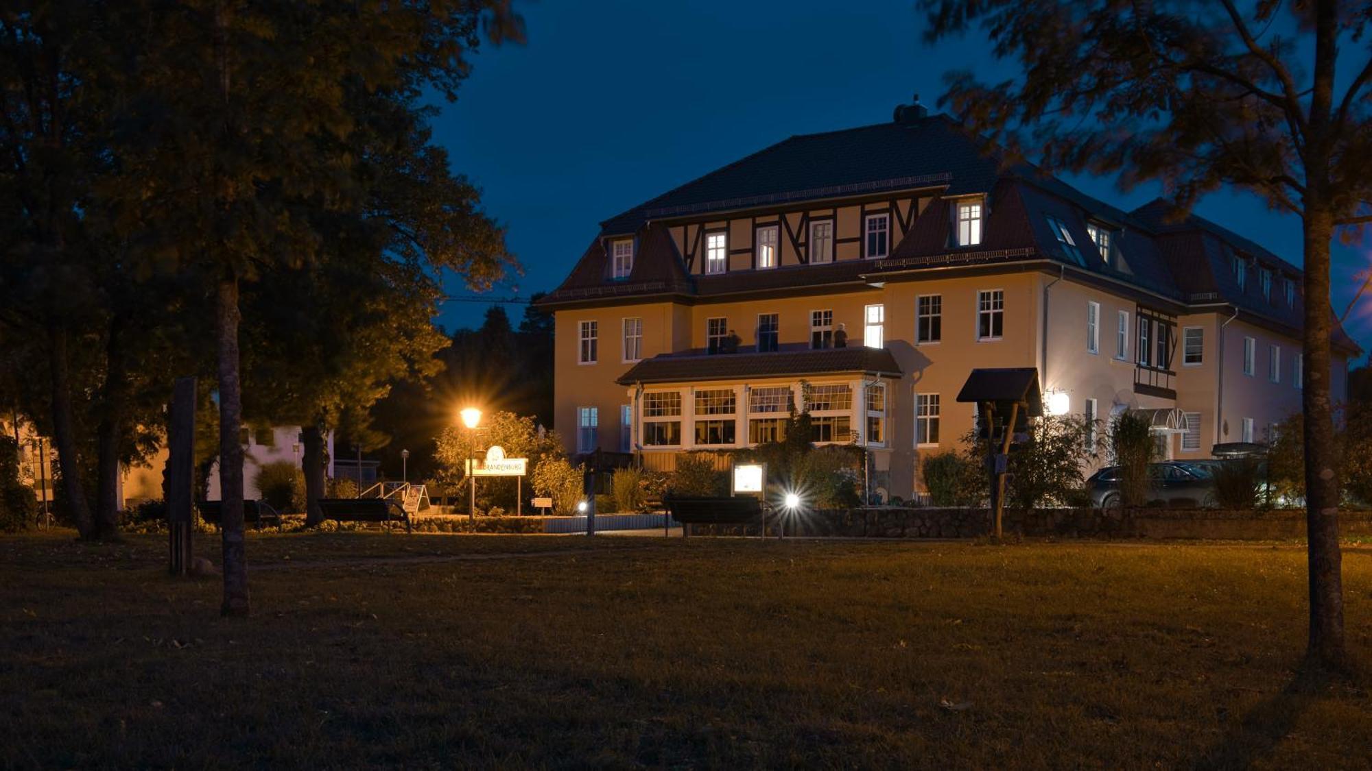 Haus Brandenburg Aparthotel Stechlin Buitenkant foto